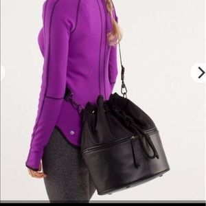 Lululemon Method Bag tote crossbody
